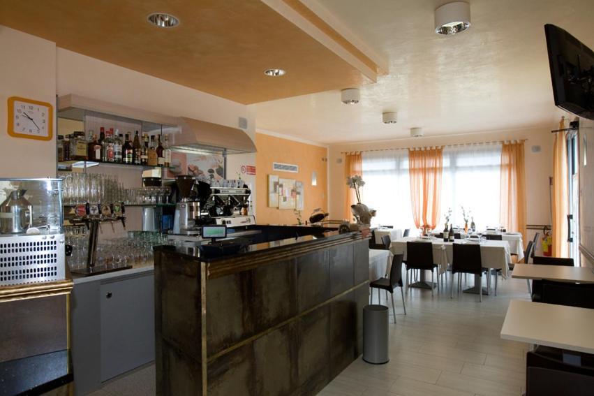 Hotel Ristorante Klaus ปอร์โตตอลเล ภายนอก รูปภาพ