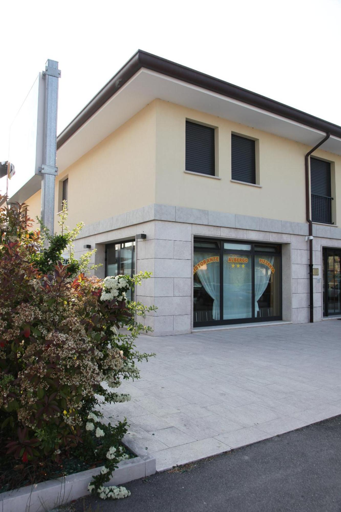 Hotel Ristorante Klaus ปอร์โตตอลเล ภายนอก รูปภาพ